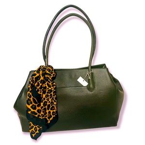 SOLD ✅ Green Handbag 👜 with animal print band